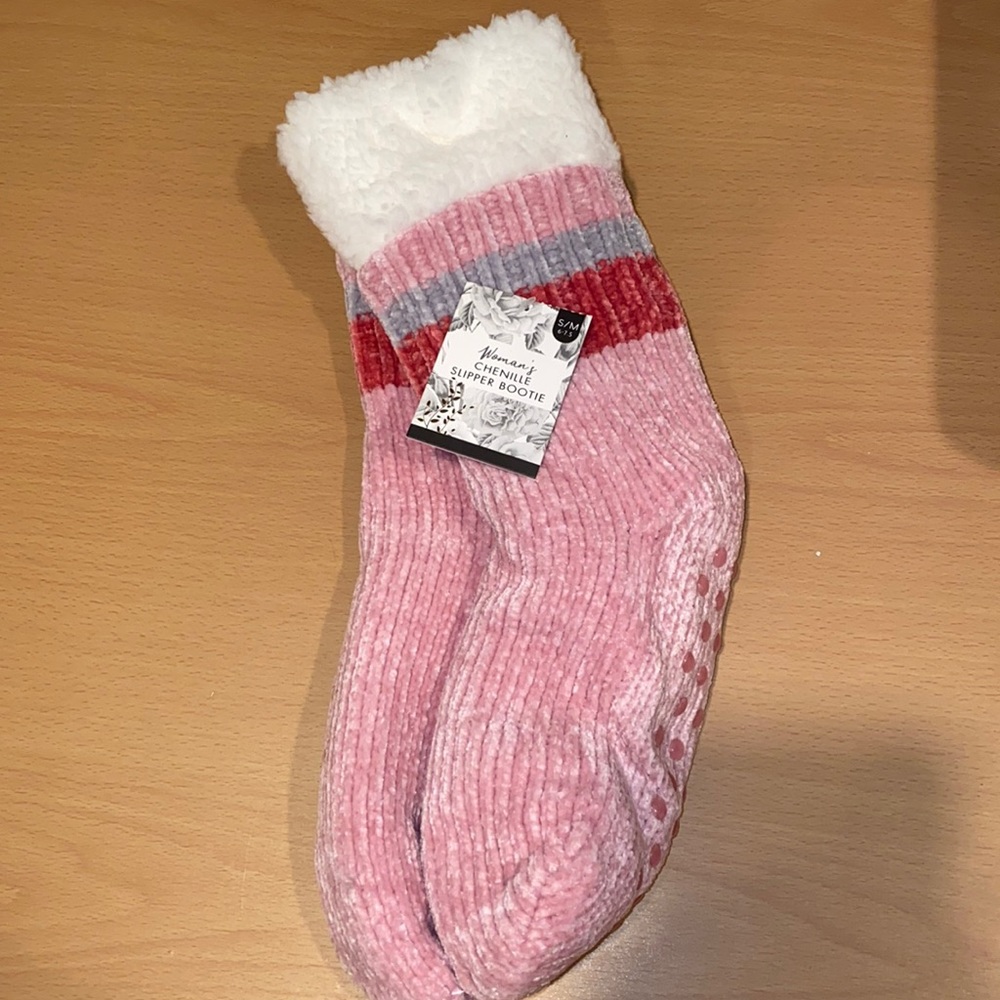 SOLD Slipper Booties - Picture 1 of 9